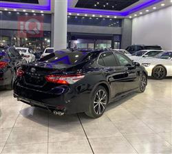 تۆیۆتا کامری